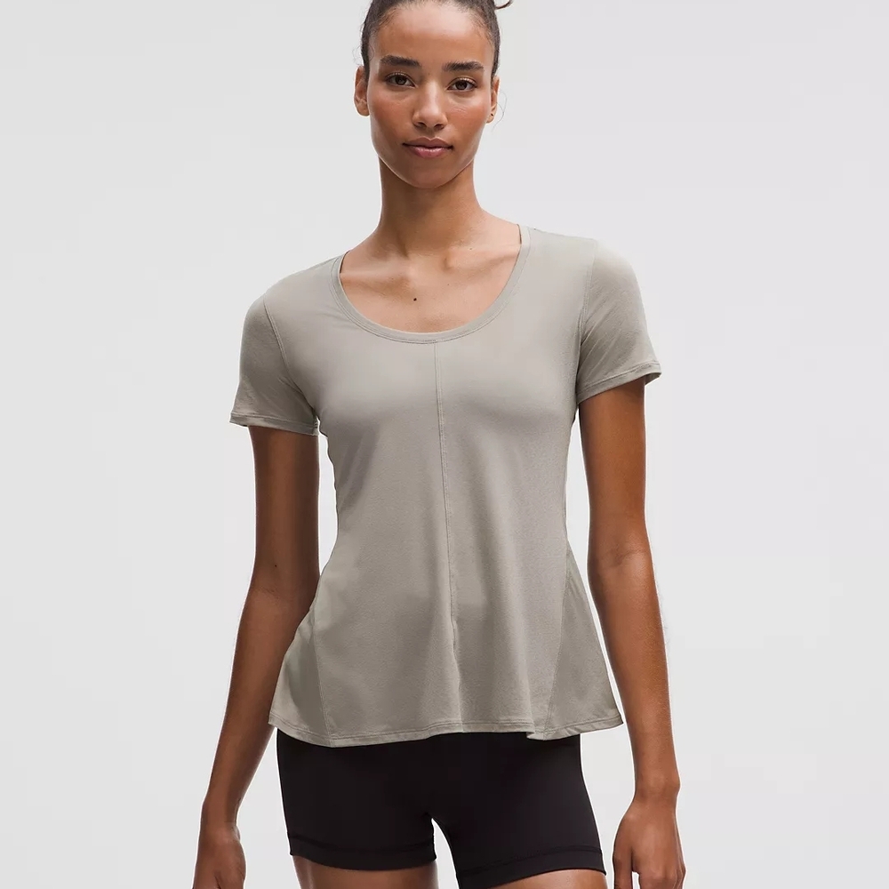 Lululemon Lightweight Flowy Hem  Shirt Size L